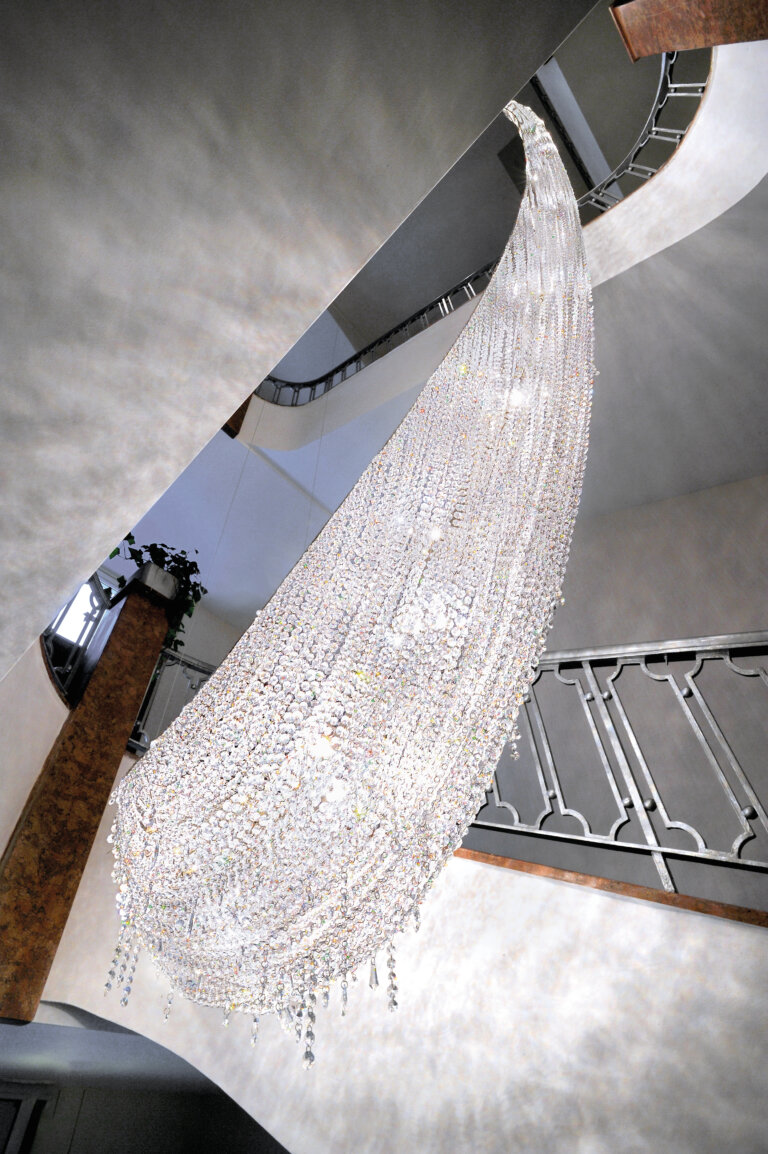 Bespoke luxury lighting solution in the staircase.