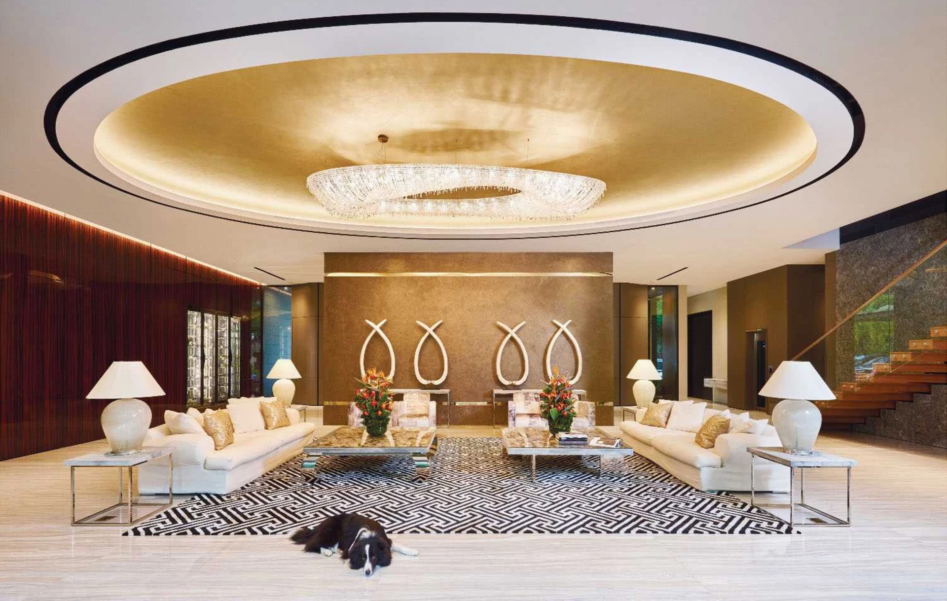 manooi-artica-bespoke-size-singapore-luxury-apartman Bespoke-size Artica luxury chandelier in an apartment in Singapore.