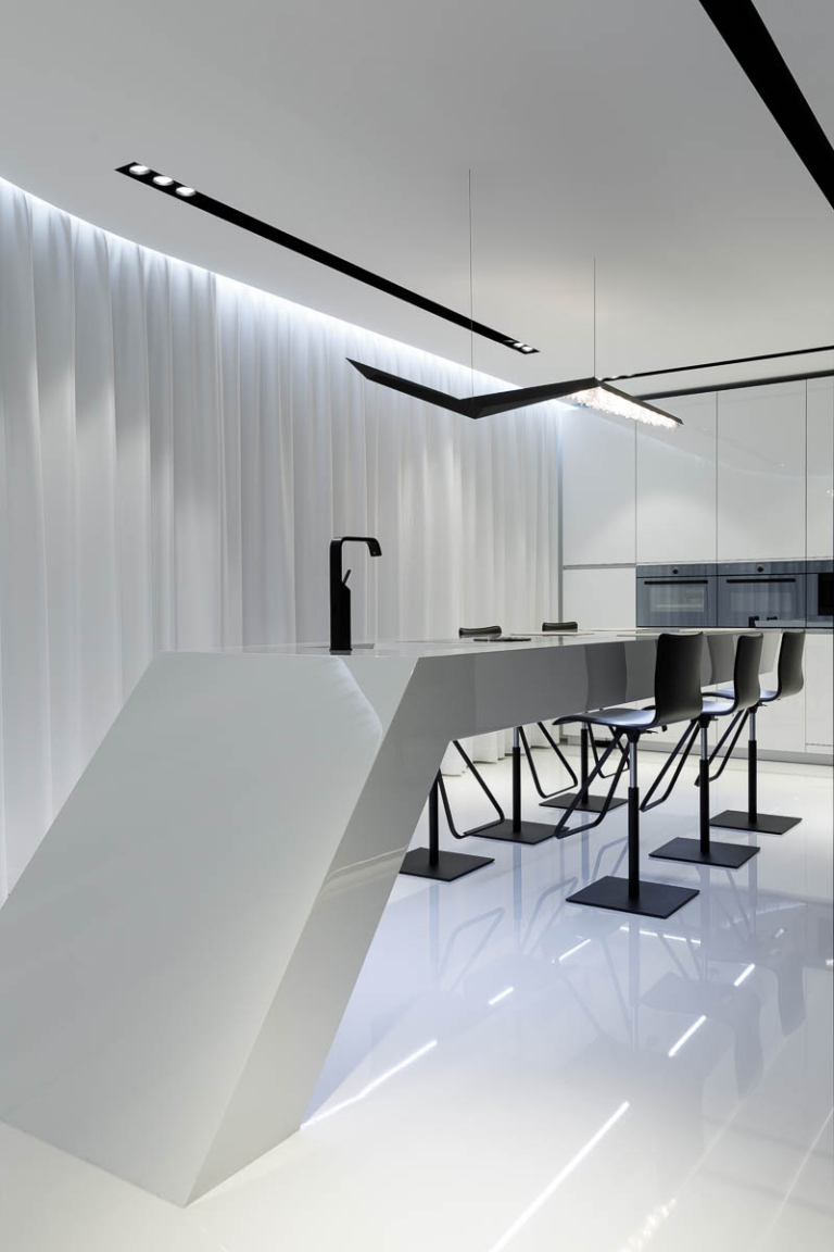 Kitchen light 4 Wissh crystal chandelier Saari Mois Villa