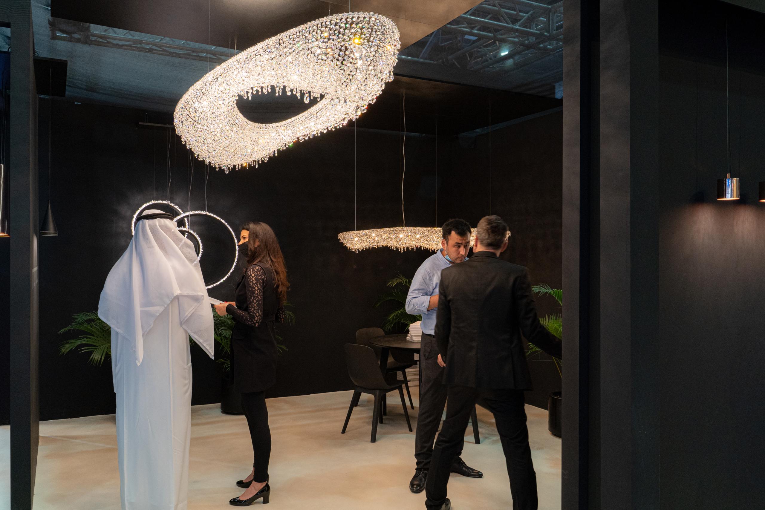 Artica crystal chandelier DSC5549 edited scaled 1