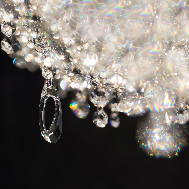 Atoll 4 Atoll crystal chandelier Manooi logo