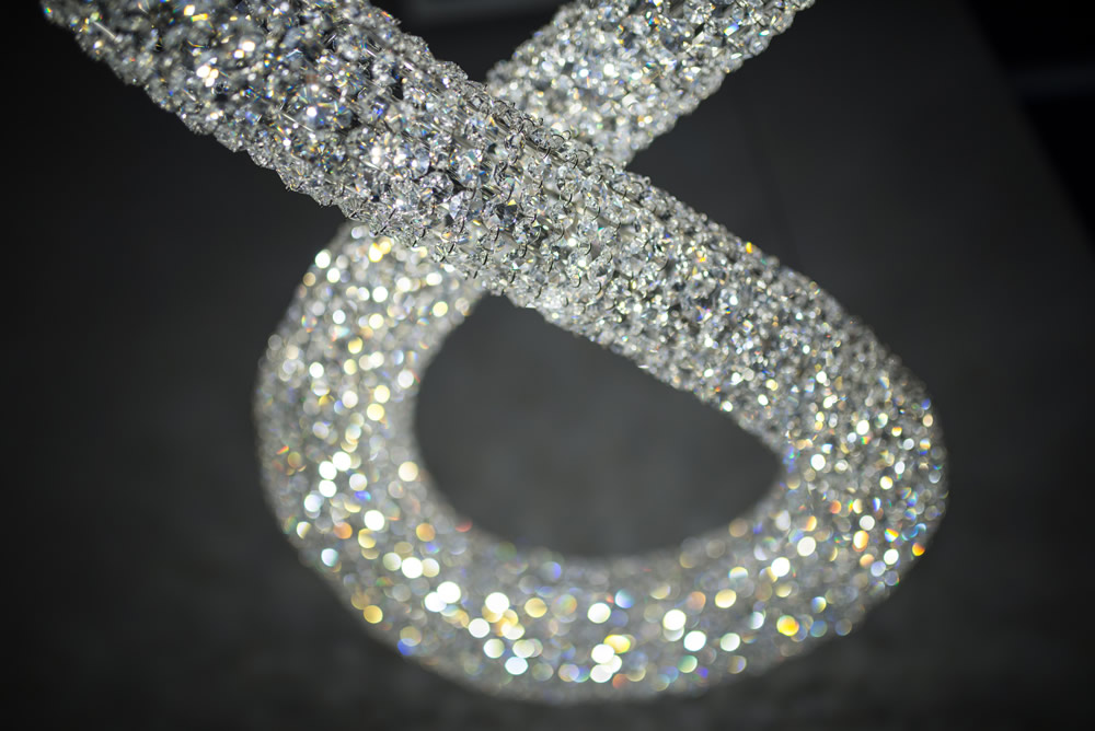 Manooi Infinity crystal chandelier