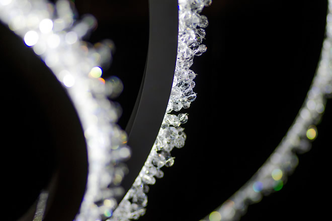 halo-luxury-crystal-chandelier-light-and-building-2016-manooi Zoom in the photo about crystals from Manooi.