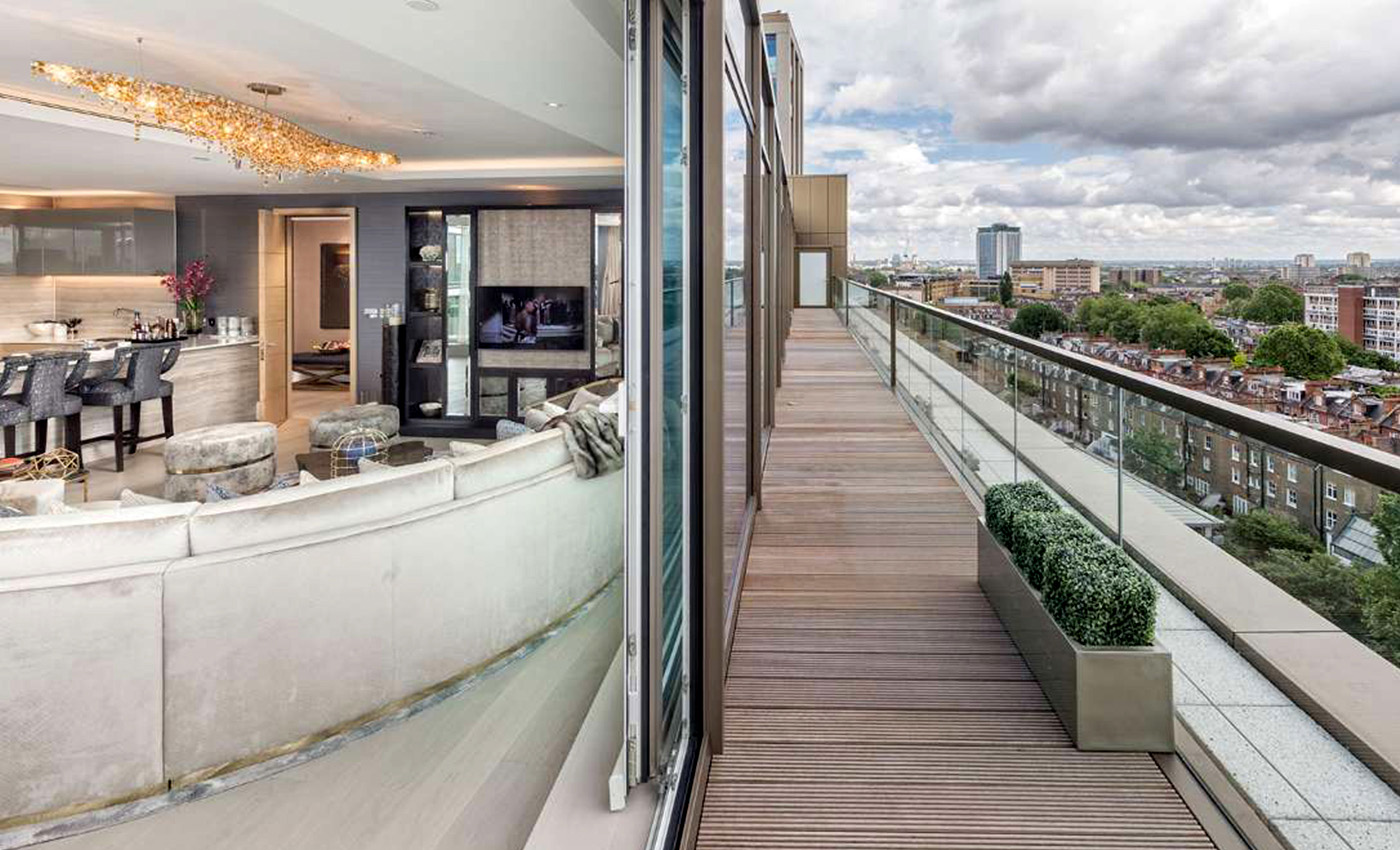 kensington-street-london-manooi-vague Luxury apartment with Manooi chandelier at the Kensington High Street in London.