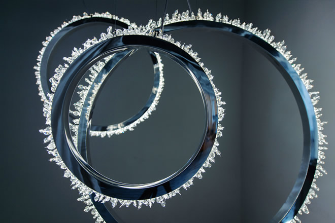 manooi-crystal-chandelier-halo-cluster-vertical-horizontal Vertical crystal chandelier, the Halo from Manooi in a cluster.